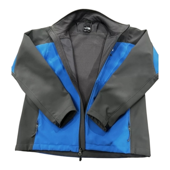 The North Face Fleece lined Soft Shell Jacket - Picture 2 of 6